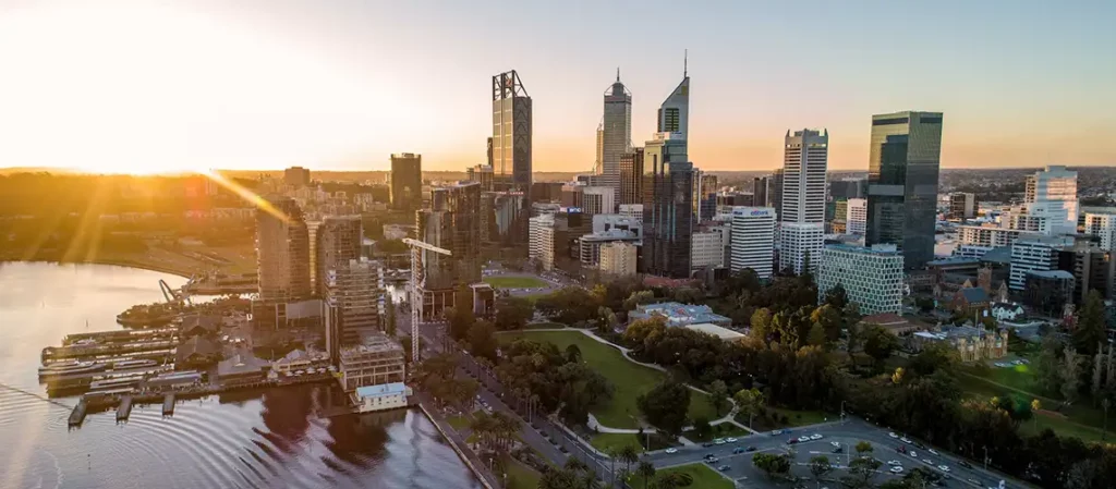 Comprehensive guide on the importance of property valuation for building insurance in Perth, highlighting factors affecting coverage and premiums
